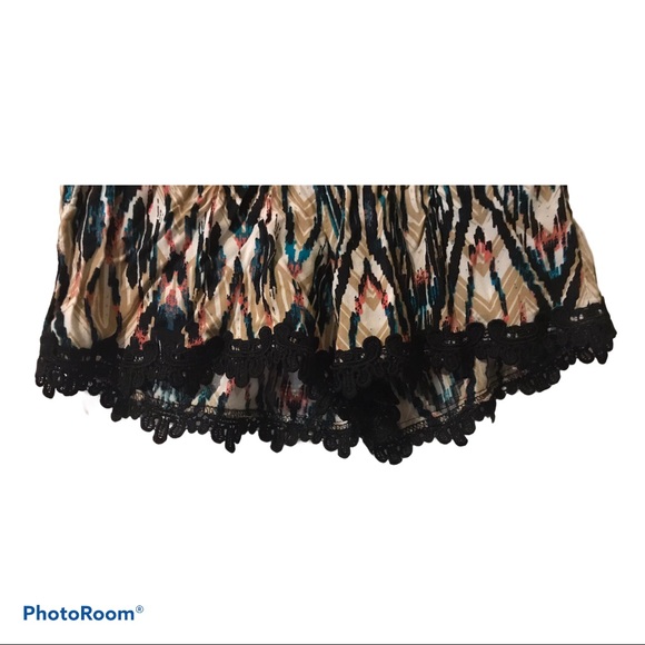 APII MultiColor Shorts With Lace And Pockets - Picture 2 of 4